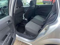 Usata Opel Astra Cosmo 105 CV (77 kW) 2006 Argento Station wagon