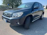 Usata Toyota RAV4 136 CV (100 kW) 2008 Grigio SUV
