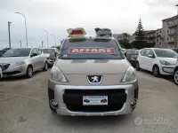Usata Peugeot Partner Tepee 92 CV (67 kW) 2011 Grigio Monovolume