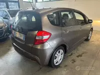 Usata Honda Jazz 99 CV (72 kW) 2012 Grigio Utilitaria