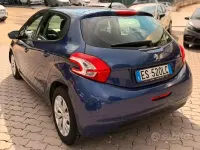 Usata Peugeot 208 Active 68 CV (50 kW) 2013 Blu Utilitaria