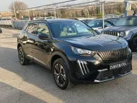 Usata Peugeot 2008 Allure 101 CV (74 kW) 2025 Nero perla metallizzato SUV