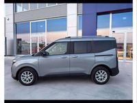 Usata Ford Tourneo Courier Titanium 126 CV (92 kW) 2024 Solar silver Monovolume