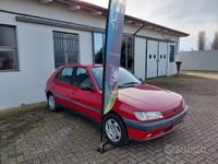 Begagnad Peugeot 306 75 HK (55 kW) 1994 Röd Sedan