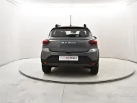 Second-hand Dacia Sandero Expression 101 CP (74 kW) 2025 Gri Berlinǎ