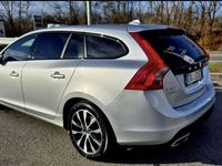 Usata Volvo V60 Momentum 150 CV (110 kW) 2017 Argento Station wagon
