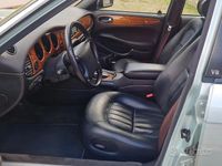 Usata Jaguar XJ8 237 CV (174 kW) 1998 Argento Berlina