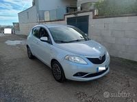 Usata Lancia Ypsilon 95 CV (69 kW) 2017 Argento Utilitaria