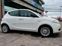 Usata Lancia Ypsilon Gold 95 CV (69 kW) 2015 Bianco Utilitaria