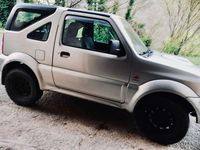 Usata Suzuki Jimny 86 CV (63 kW) 2005 Argento SUV