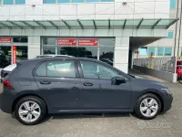 Usata VW Golf VIII Life 110 CV (80 kW) 2022 Urano grey Berlina