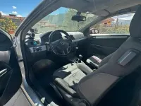 Usata Opel Astra GTC 90 CV (66 kW) 2005 Grigio Berlina