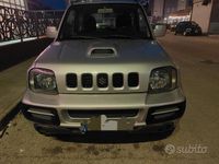 Usata Suzuki Jimny 86 CV (63 kW) 2006 Grigio SUV