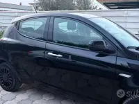 Usata Lancia Ypsilon Silver 69 CV (50 kW) 2022 Nero Utilitaria