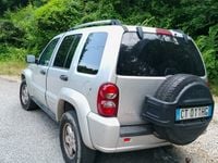 Usata Jeep Cherokee 163 CV (119 kW) 2005 Grigio SUV