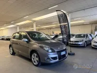 Usata Renault Scénic Dynamique 110 CV (80 kW) 2011 Grigio Monovolume