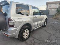 Usata Mitsubishi Pajero 160 CV (117 kW) 2002 Grigio SUV