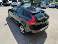 Usata Volvo V40 115 CV (84 kW) 2012 Nero Utilitaria