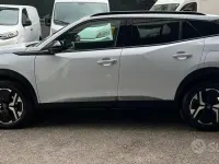Usata Peugeot 2008 Allure 130 CV (95 kW) 2024 Bianco SUV