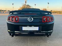 Usata Ford Mustang GT Convertible 420 CV (308 kW) 2014 Nero Cabrio