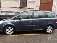 Usata Opel Zafira 2008 Blu Monovolume