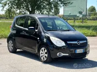 Usata Opel Agila 65 CV (47 kW) 2010 Nero Utilitaria