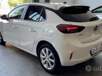 Usata Opel Corsa Design & Tech 102 CV (75 kW) 2023 Bianco Utilitaria