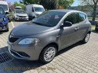 Usata Lancia Ypsilon Silver 69 CV (50 kW) 2016 Grigio Utilitaria