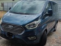 Usata Ford Tourneo Custom 136 CV (100 kW) 2022 Blu/azzurro Furgone