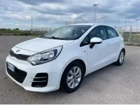 Usata Kia Rio Active 83 CV (61 kW) 2017 Bianco Berlina