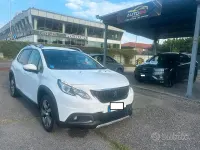 Usata Peugeot 2008 Allure 99 CV (72 kW) 2017 Bianco SUV