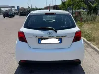 Usata Toyota Yaris Active 69 CV (50 kW) 2015 Bianco Utilitaria
