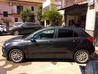 Usata Kia Rio 90 CV (66 kW) 2017 Grigio Berlina