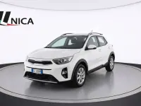 Usata Kia Stonic Urban 82 CV (60 kW) 2022 Clear white SUV