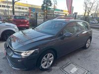 Usata VW Golf VIII Life 110 CV (80 kW) 2023 Grigio Berlina