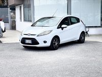 Usata Ford Fiesta 82 CV (60 kW) 2009 Bianco Utilitaria