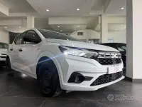 Usata Dacia Sandero Essentiel 101 CV (74 kW) 2023 Bianco Berlina