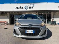 Gebraucht Hyundai i10 66 PS (48 kW) 2016 Silber Kleinwagen