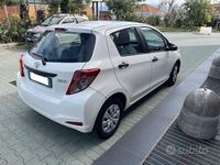 Usata Toyota Yaris Active 69 CV (50 kW) 2012 Bianco Utilitaria