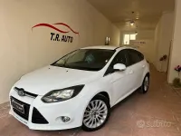 Usata Ford Focus Titanium 116 CV (85 kW) 2011 Bianco Berlina