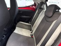 Usata Toyota Aygo X-play 69 CV (50 kW) 2017 Rosso Utilitaria