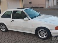 Usata Ford Escort 129 CV (94 kW) 1989 Bianco Berlina