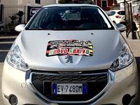 Usata Peugeot 208 68 CV (50 kW) 2014 Grigio Utilitaria