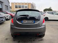 Usata Lancia Ypsilon Silver 69 CV (50 kW) 2022 Grigio Utilitaria