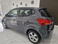 Usata Kia Venga 90 CV (66 kW) 2011 Grigio Utilitaria