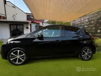 Usata Peugeot 208 75 CV (55 kW) 2017 Nero Utilitaria