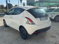 Usata Lancia Ypsilon Gold 80 CV (58 kW) 2014 Bianco Utilitaria