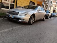 Usata Mercedes CLS320 224 CV (164 kW) 2006 Grigio Coupé