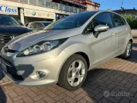 Usata Ford Fiesta Titanium 92 CV (67 kW) 2012 Grigio Berlina