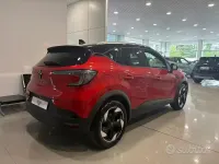 Usata Renault Captur Techno 101 CV (74 kW) 2025 Rosso SUV
